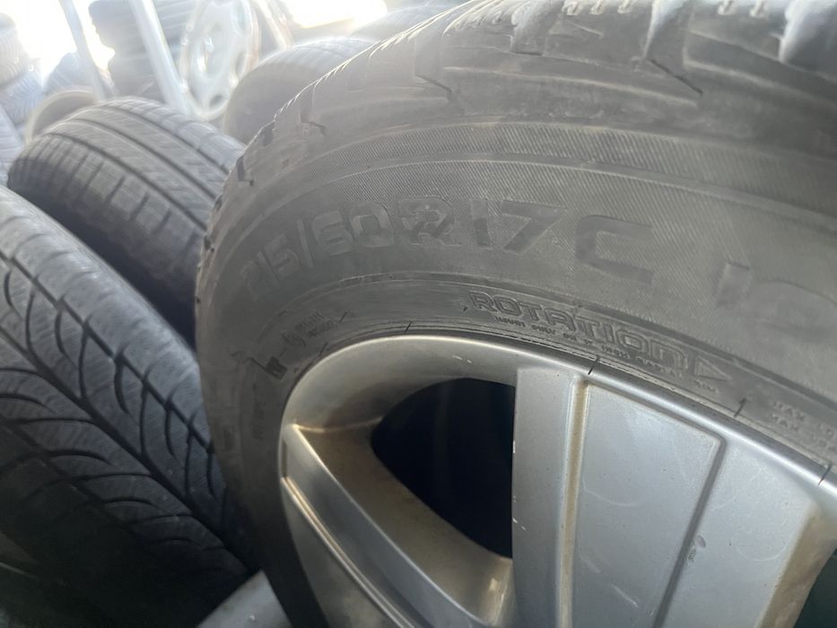 Гуми 215 60 17C Nokian