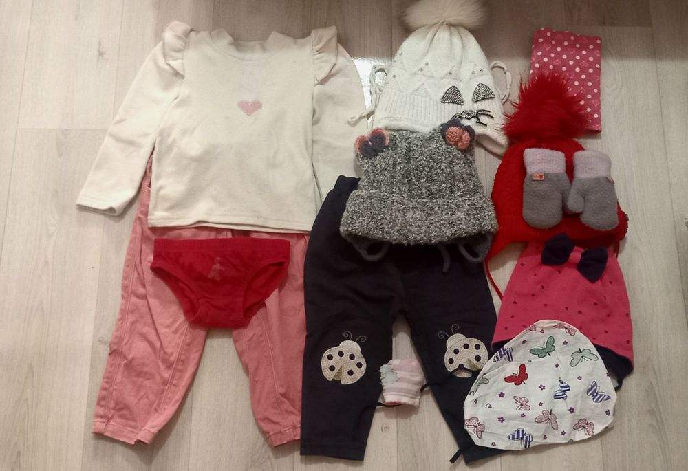 Отдам даром вещи  на девочку