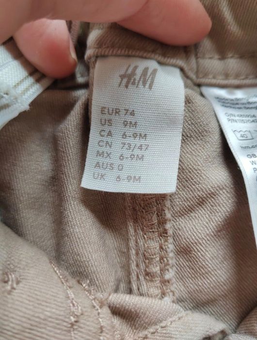 Vând costumaș de la H&M