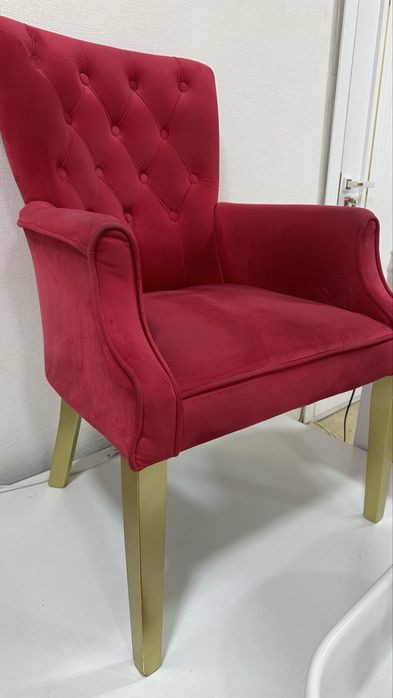 трон кресло идеял холатда б\у куп ишлатилмаган