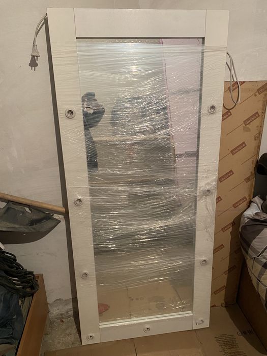 Зеркало с подсветкой.