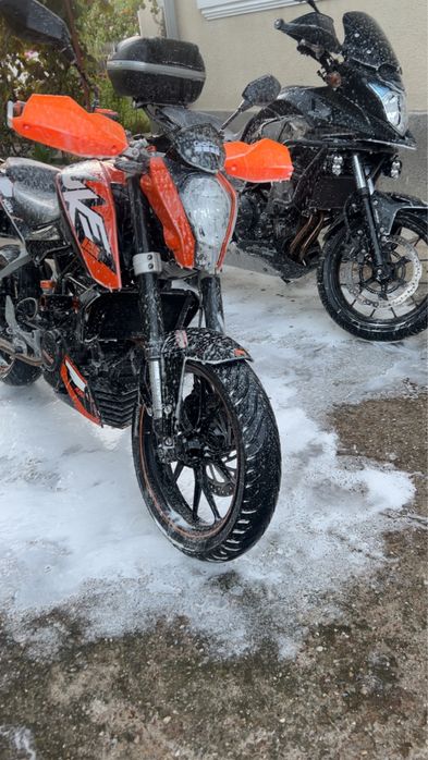 Vand ktm duke 125 (nu rc,yzf,mt,ninja,rs,cbr,gsx,wx)