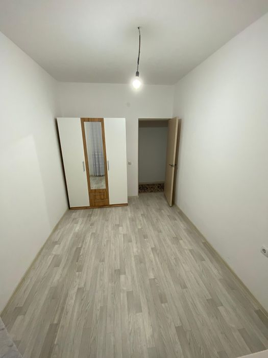 Левый берегтен 3 бөлмелі пәтер ұзақ мерзімге беріледі