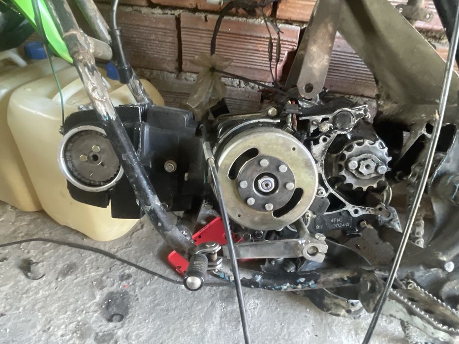 125cc кросов мотор продава се НА ЧАСТИ