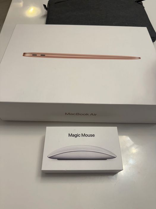 Macbook air 13 цвят Rose gold, 256GB SSD, процесор M1, 8GB рам - като нов! Комплект с мишка Apple Magic Mouse 3,калъф и преносима чанта към него