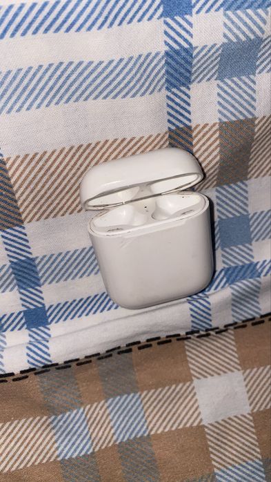 Кейс оригинал Airpods 2