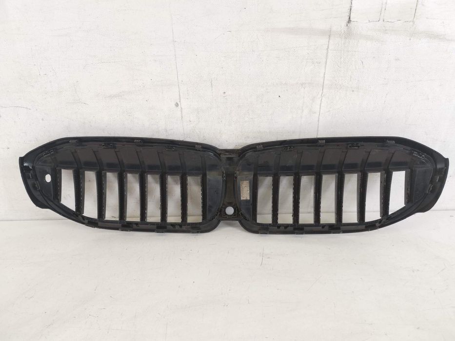 БМВ 3 Седан / BMW 3 Sedan [ - ] Оригинална радиаторна решетка в добро