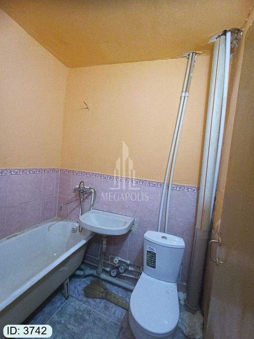 6 mikr alpomish tarafda 1 xona tayyor kvartira sotiladi №3742