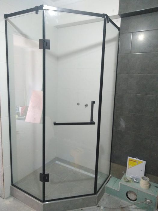 Установка душевых кабин на заказ