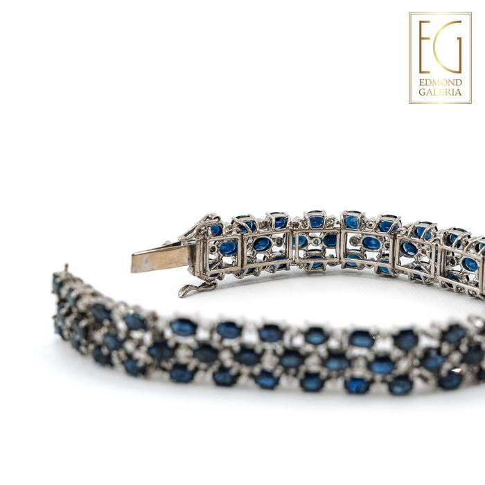 Brățară din aur alb, decorată cu safire și diamante