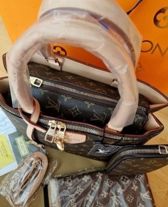 Set Louis Vuitton 3 articole(geanta +esarfa +portofel),saculet, etiche