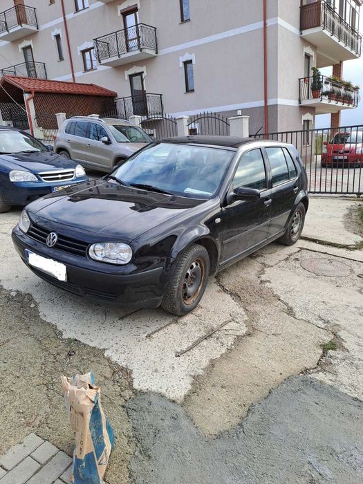 Piese din dezmembrari VW Golf 4, benzina, 1.6/16V tip motor AZD negru