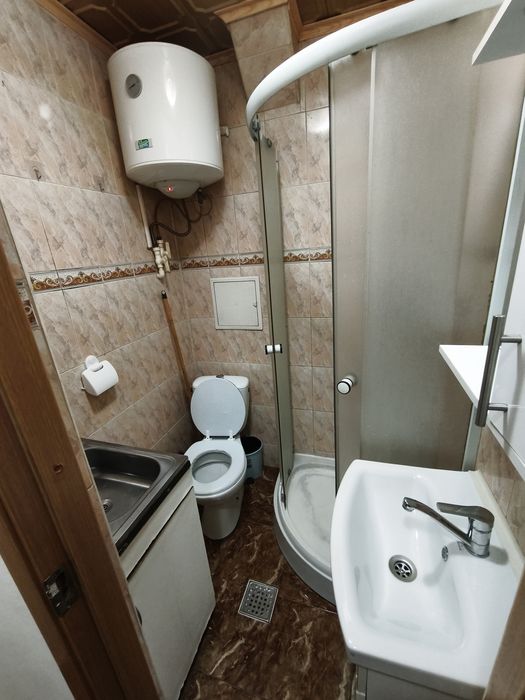 închiriez Garsonieră CF 3 M14 parter