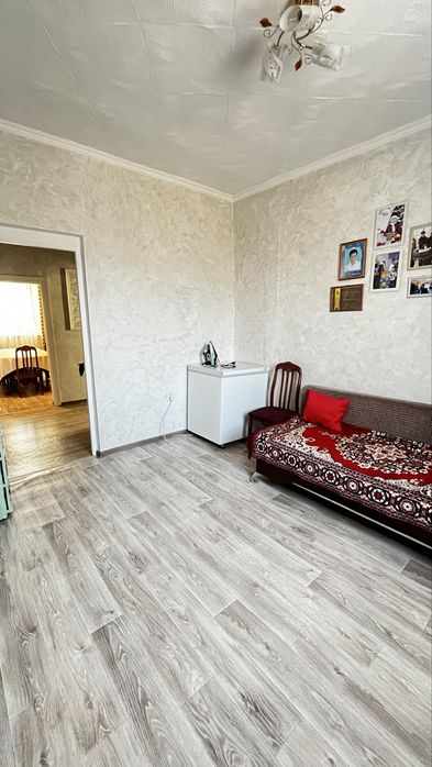 Отдам даром диван срочнл