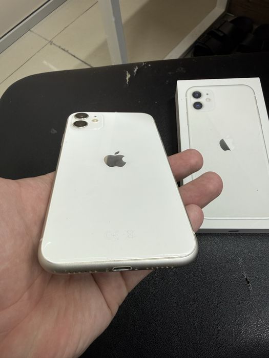 Iphone 11 имеется коробка