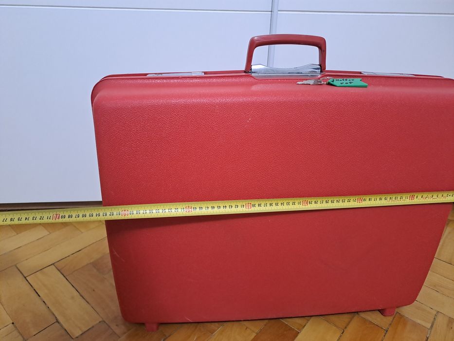 Valiza/geamantan Samsonite.