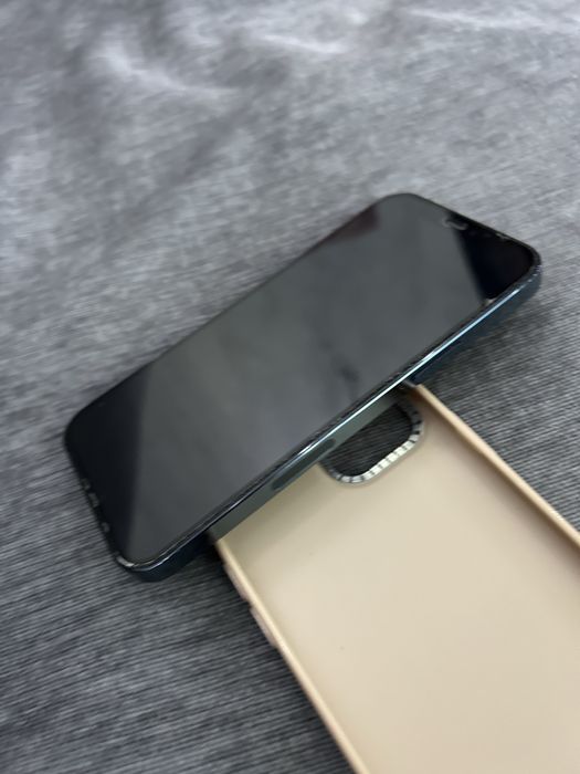 iPhone 12 pro в отличном состоянии