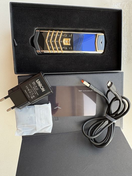 Продам телефон vertu