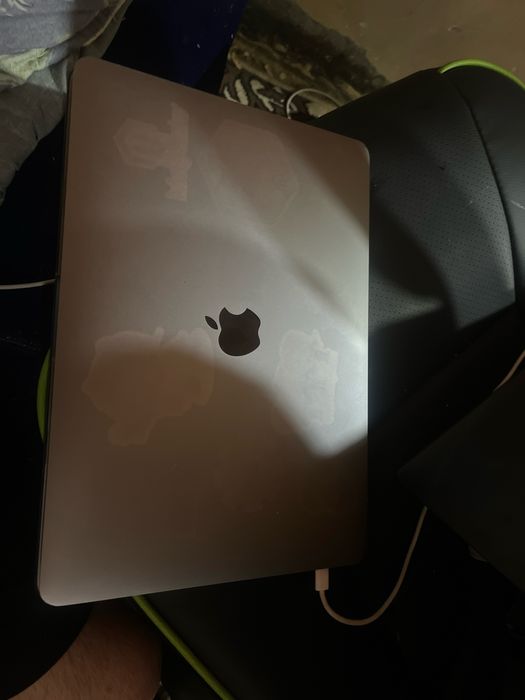 MacbookPro 17года