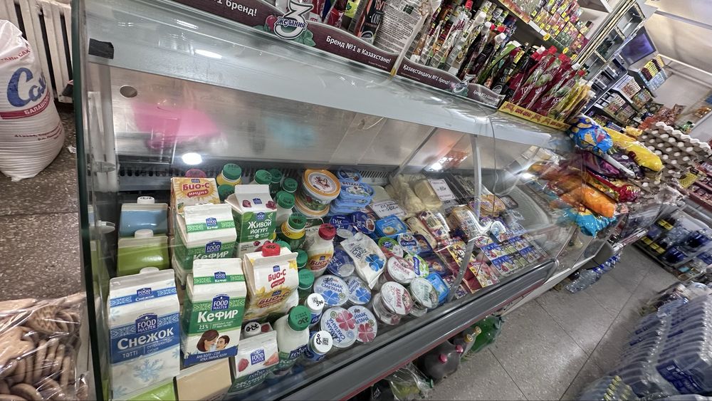 Продам холодильную витрину!