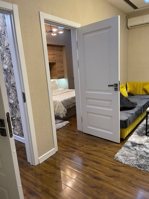 Своя 3х к.кв. Новострой, Ойбек, Чехова38/1, Huawei, BONkafe