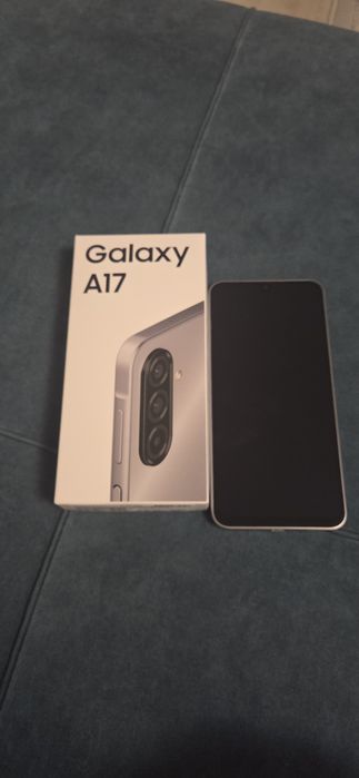 Продам телефон Самсунг А 17