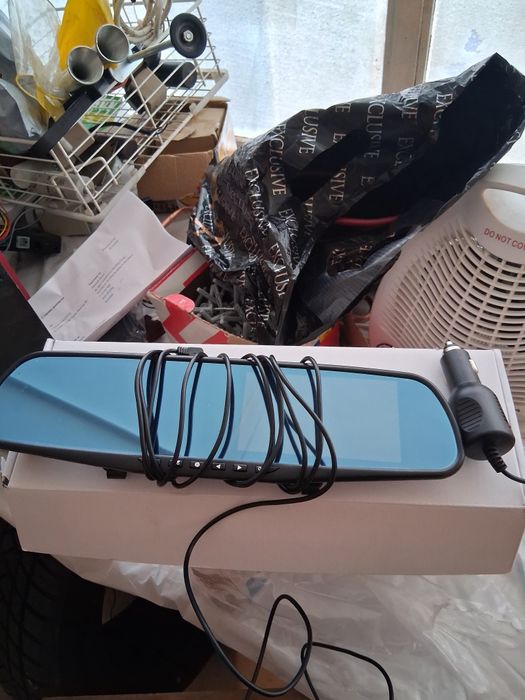 Смарт огледало за лек автомобил