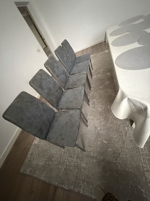 Стулья сатылады.