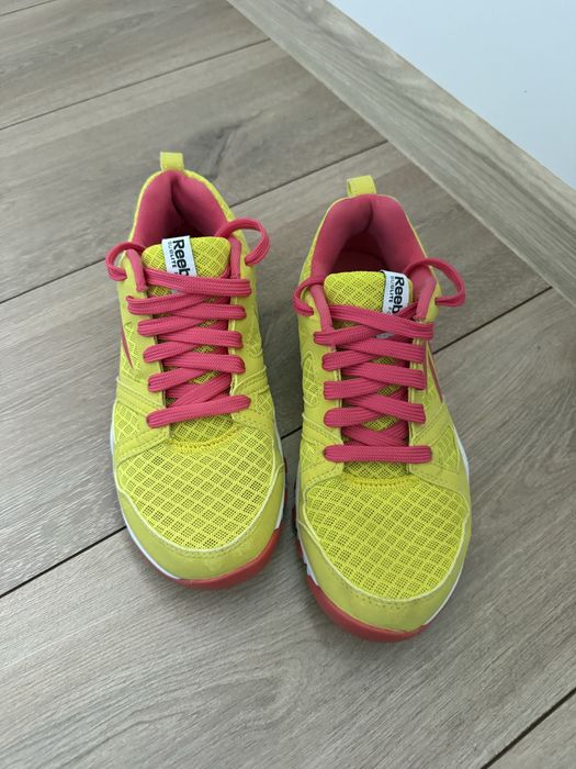 Отлични дамски маратонки Reebok