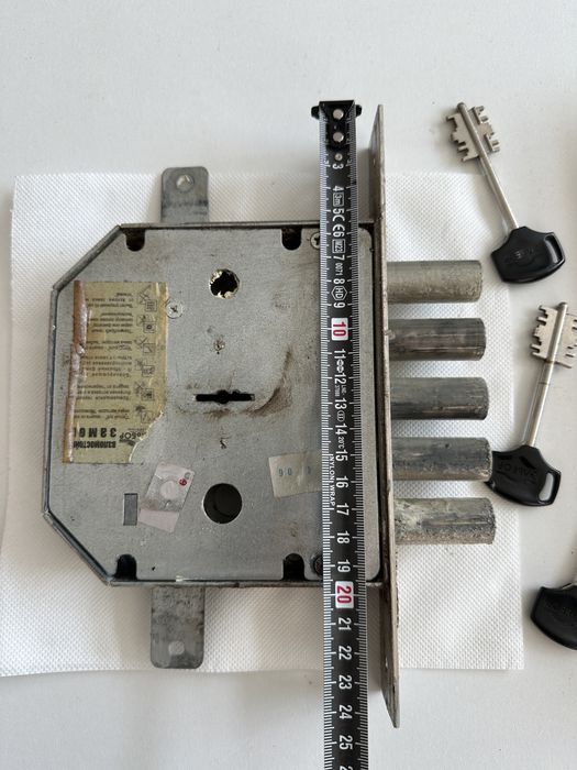 Yala usa metalica, garaj, blindata