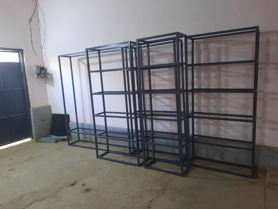 Продам металлический полки стеллажи