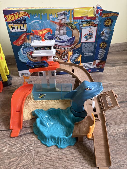 Писта Hot Wheels акула и автомивка