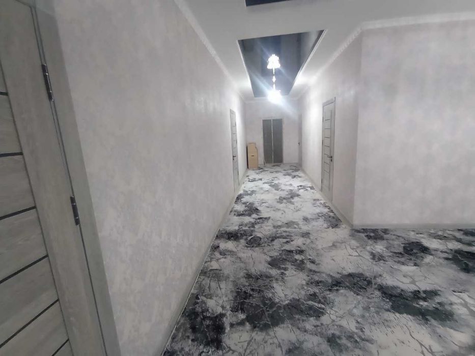 Nurafshon shahrida 7 xonali hovli joy sotiladi