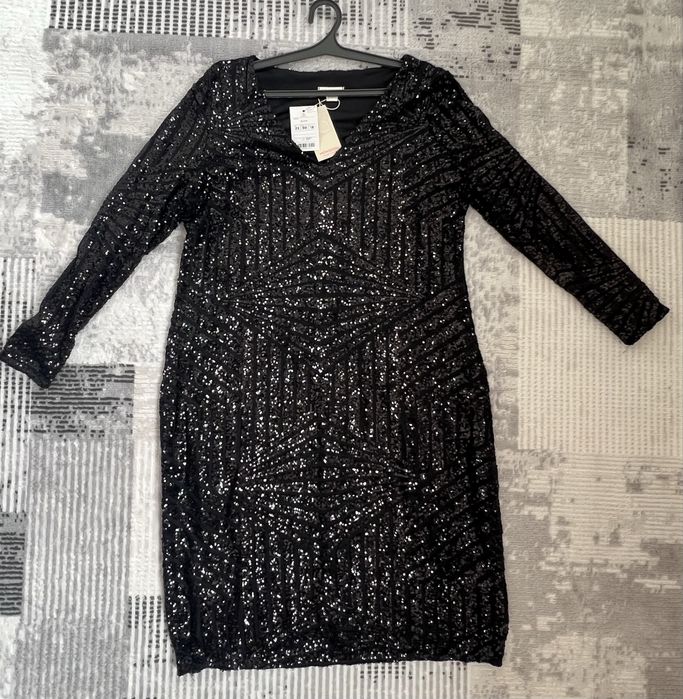 Продам НОВОЕ платье вечернее