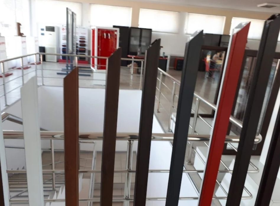 Терезе,окно,витражи пластик и алюмин