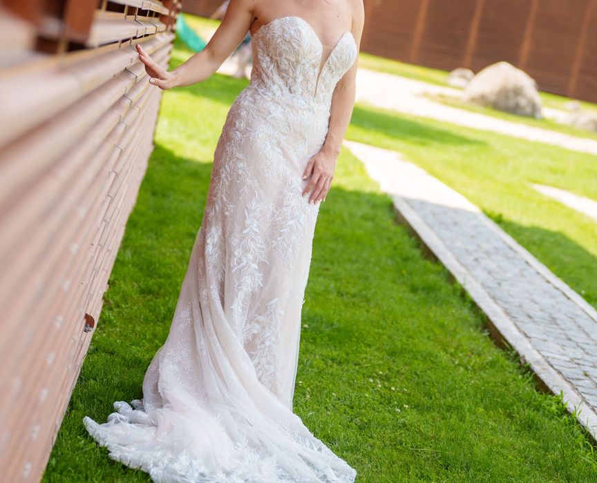 Булчинска рокля тип русалка