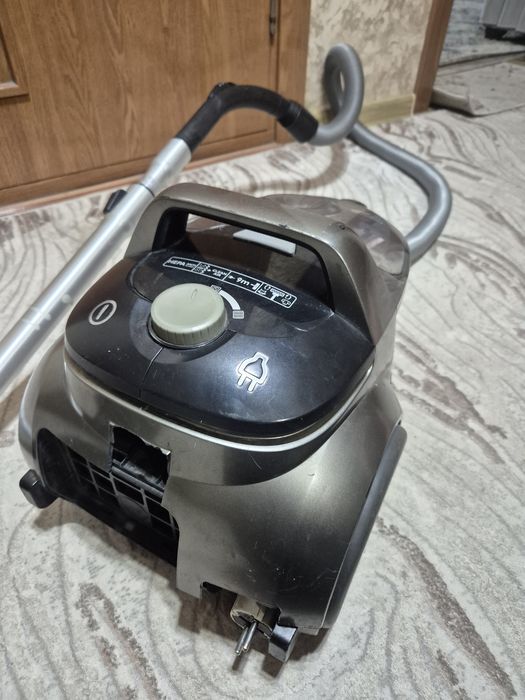 Пылесос  Б/у Philips