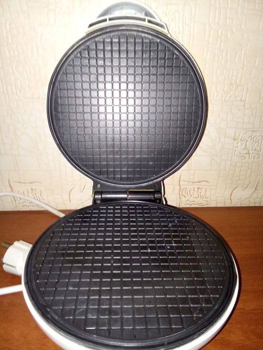 Вафельница  Б/У.