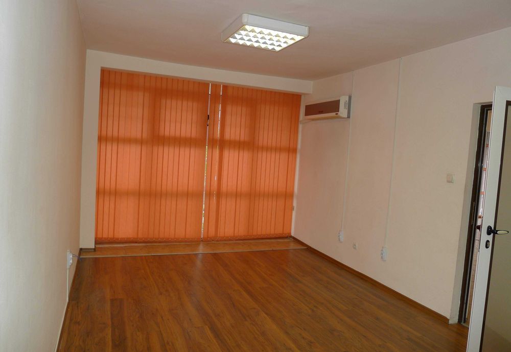 Дава се под наем Офис в София, Център - 72 кв.м за 650 € - Снимка #3