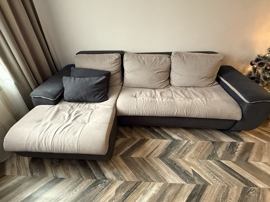 Двуцветен ъглов диван