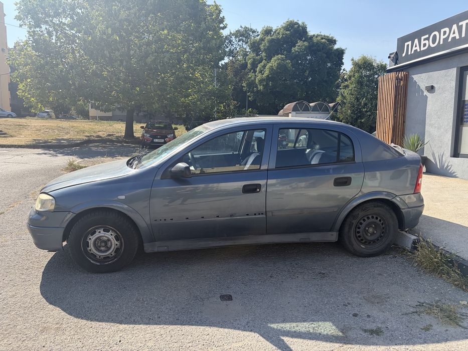 Продавам Opel Astra 1.4