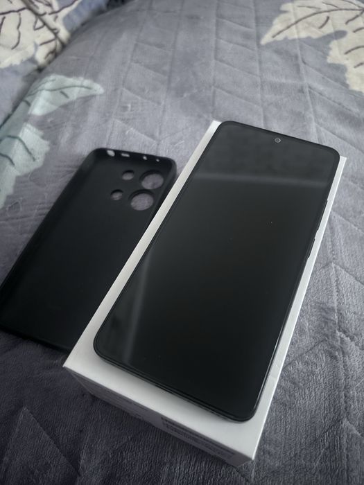 СРОЧНО ПРОДАМ Xiomi Redmi Note 13