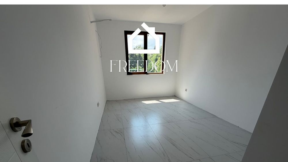 Продава се Двустаен апартамент в к.к. Св.Св. Константин и Елена - 67 кв.м за 2918 €/кв.м - Снимка #2