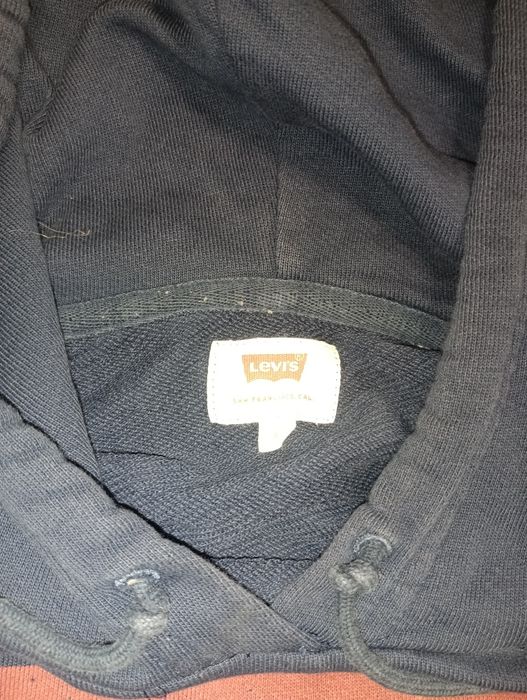 Levis суичър M - 15 лв