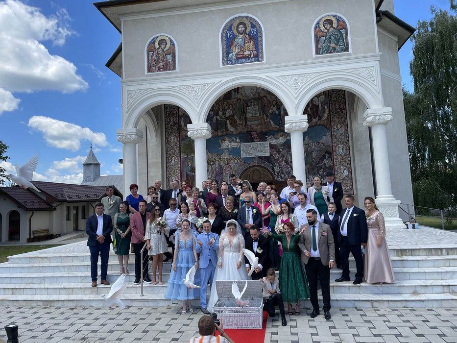 Porumbei albi pentru evenimente!