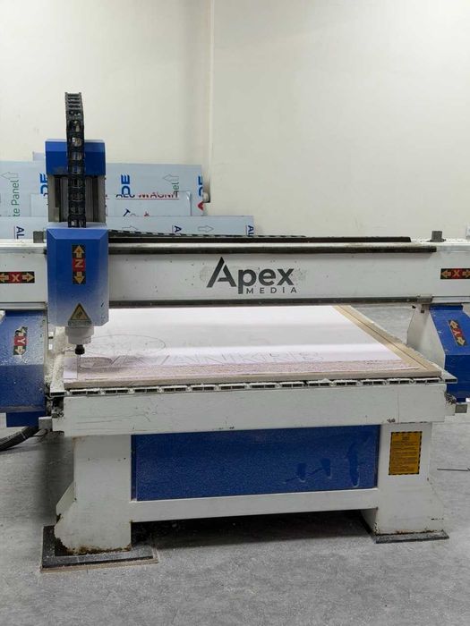 Продается промышленный ЧПУ фрезерный станок