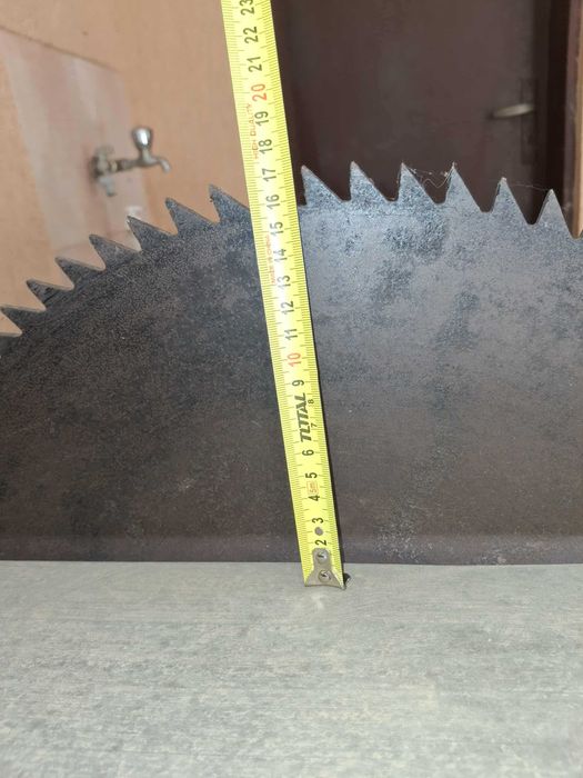 Продавам циркуляр трифазен 380v.