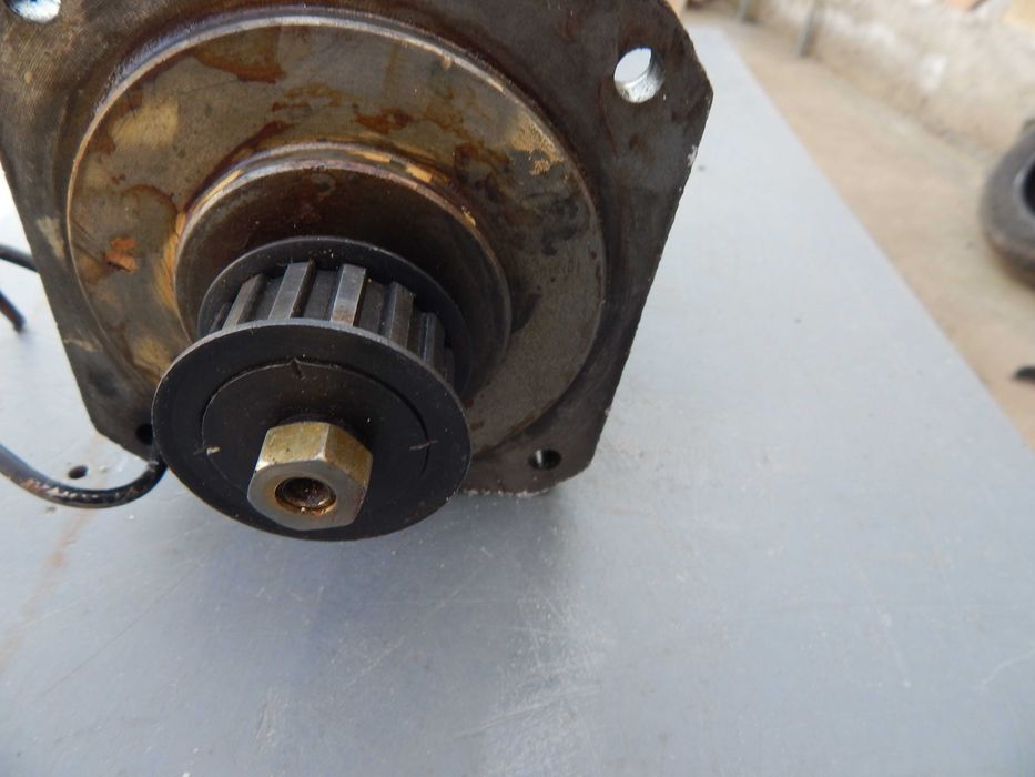 постояннотоков двигател