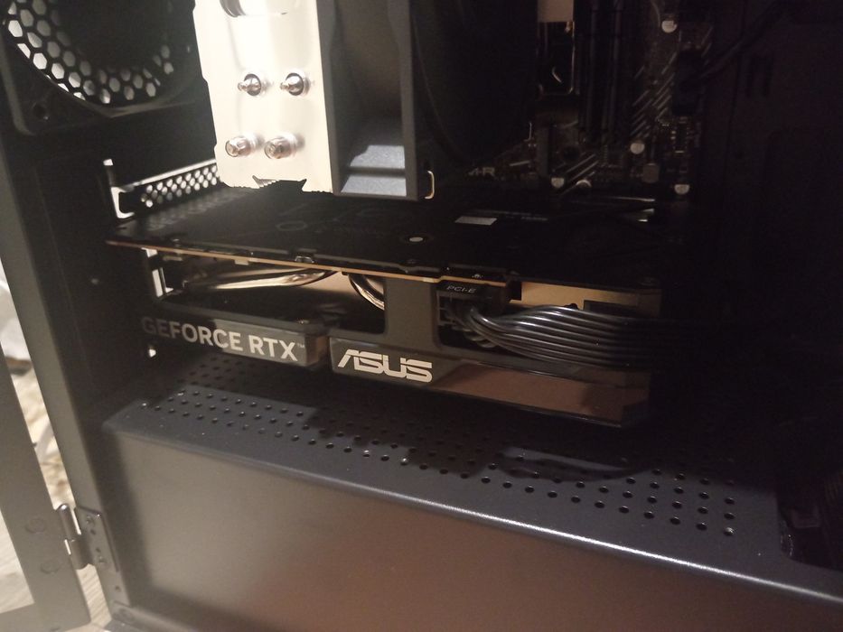 Видеокарта Rtx 5060 8 gb asus