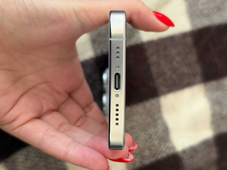 iPhone 16 Pro 128GB - 88% Battery